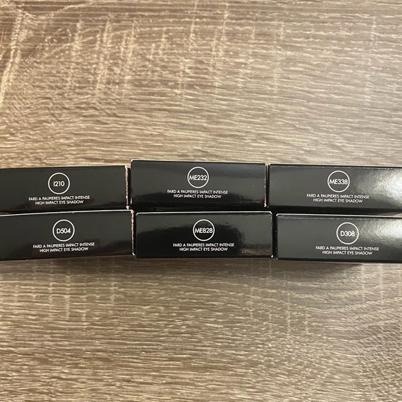 Makeup Forever Artist Shadows - Picture 2 of 2